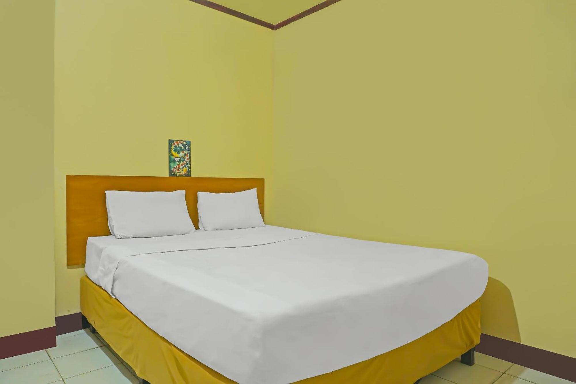 Spot On 92466 Adam Kost Syariahnearwisata Jembatan Barito Hotel Banjarmasin  Exterior photo